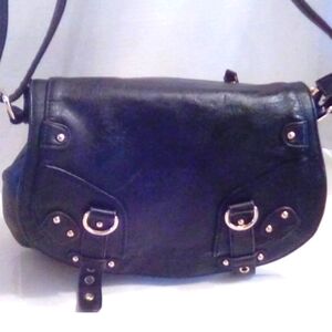 BLACK LEATHER SHOULDER BAG BY RIVET
